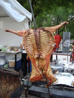 Plato de cabrito, comida tradicional de Monterrey, Nuevo León.