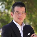 Retrato oficial de Miguel Ángel Flores Serna